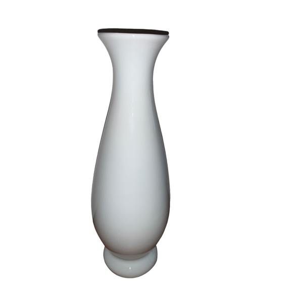 Porcelain Precious Moments Bud Vase
I Believe in the old rugged cross. - Picture 7 of 9